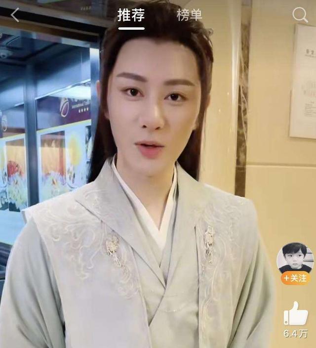十大错乱的明星脸（牛眼高耸鼻小丑上扬嘴角）(26)