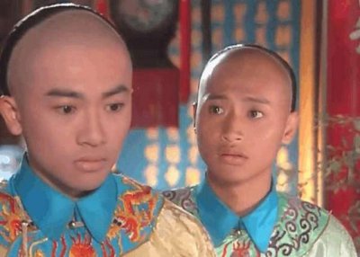 ​还珠格格二部尔泰（凭小虎队出道走红）