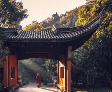 ​破山寺就是今江苏什么境内著名的佛寺禅院，提破山寺后禅院破山寺就是今江苏境