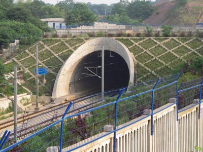 ​高速铁路隧道施工规范 高速公路隧道普铁