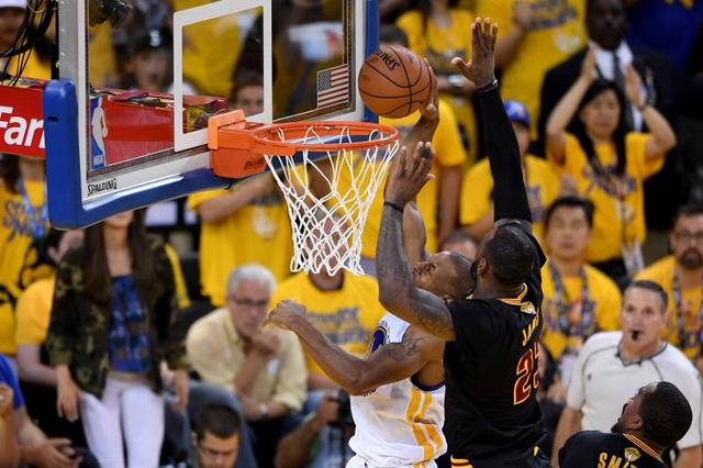 nba勇士队击败火箭（2000年以来NBA最激烈的5场天王山之战）(5)