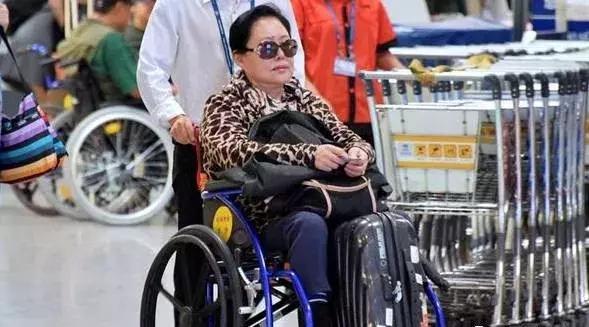 61岁倪萍素颜近况（61岁倪萍与70岁斯琴高娃同框）(10)