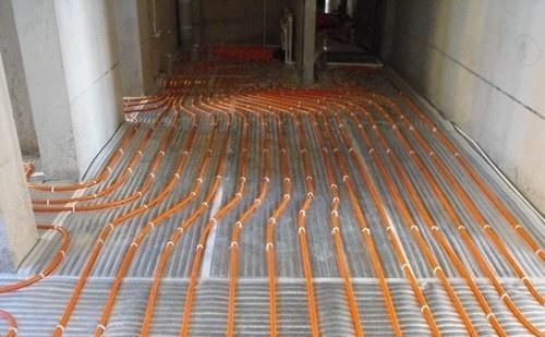 地暖不用需要把里面水排出吗