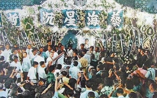 李小龙传奇死因（李小龙巨星陨落之谜）