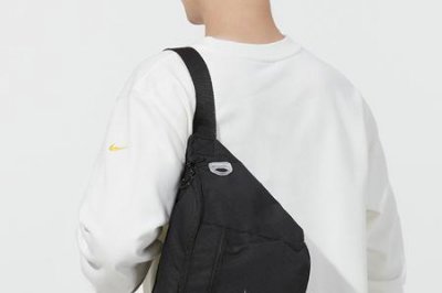 ​nike腰包运动斜挎腰包要怎么背