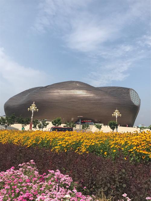 5.乌审旗境内康巴什新区位于鄂尔多斯市东胜区境内，东起准格尔旗鄂尔多斯大道康巴什新区入口东约200米处；