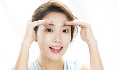 ​一个女生应不应该主动去找男生吗(女生应该主动找男生吗)