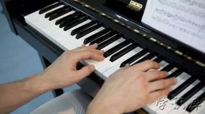 ​初学钢琴指法(钢琴入门指法教程)