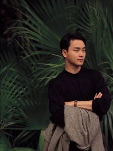 ​港星张国荣个人简历（有实力有颜值的10大香港男神）