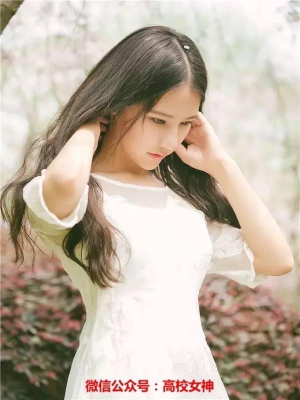 才貌双全各大高校校花大盘点（华中科技大学校花黄静逸似花仙子）(6)