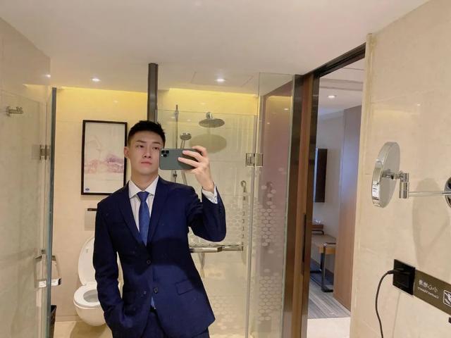 禁欲系西装肌肉帅哥（正装肌肉高颜值）(6)