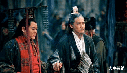 凤雏和卧龙谁更厉害(凤雏和卧龙指的是谁)