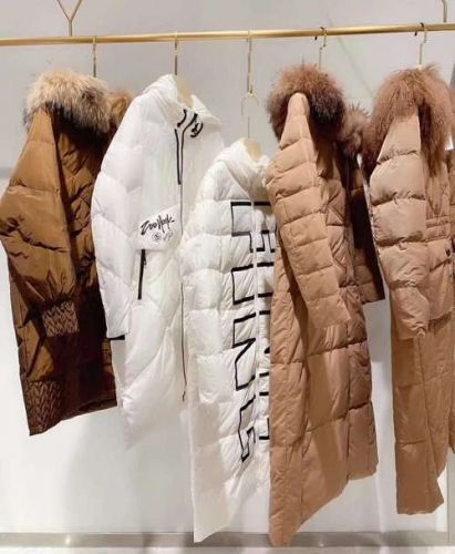 钰欣羽绒服是品牌吗(钰欣羽绒服专卖店)-第1张图片-