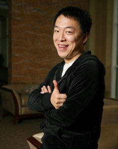 ​黄渤和妻子婚恋13年 如今女儿三岁近照曝光，究竟俩人有多像