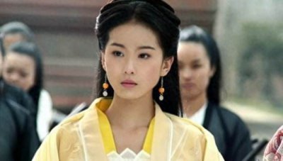 ​倚天屠龙记中的黄衫女子到底是谁？现在总算知道她的姓名了