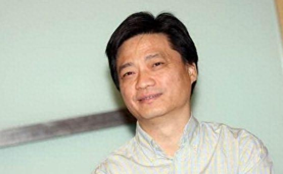 徐勇凌小号曝光，五个字霸气回应崔永元，网友：不想活的节奏