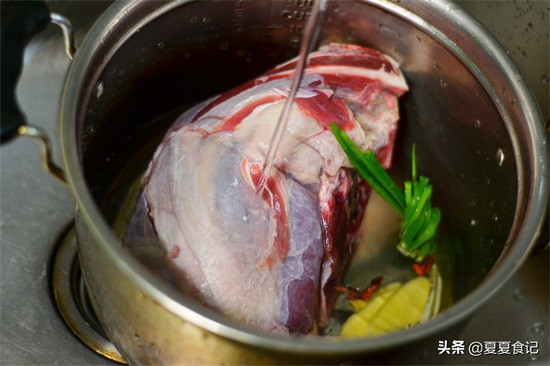 好汉标配-“大碗喝酒，大口吃肉”，熟牛肉家常做法的技巧分享