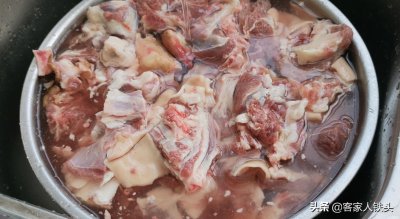 ​广式羊肉焖萝卜的家常做法，掌握好关键一步，不腥不膻，入味又好吃