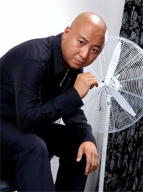 零点乐队主唱(“绿藤炮王”周晓鸥的消失)