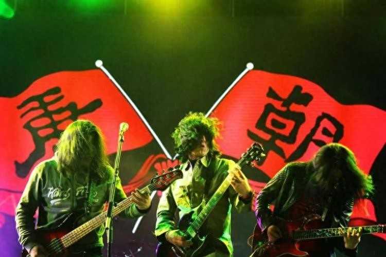 零点乐队主唱(“绿藤炮王”周晓鸥的消失)