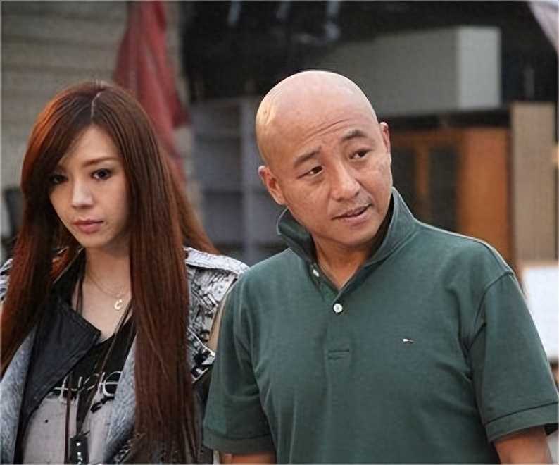 零点乐队主唱(“绿藤炮王”周晓鸥的消失)
