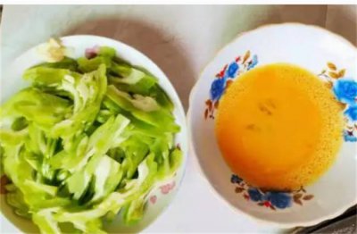 ​苦瓜炒鸡蛋放什么调料[苦瓜炒鸡蛋的热量]