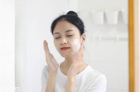 一次性洗脸巾好还是毛巾好 洗脸巾的六大用途