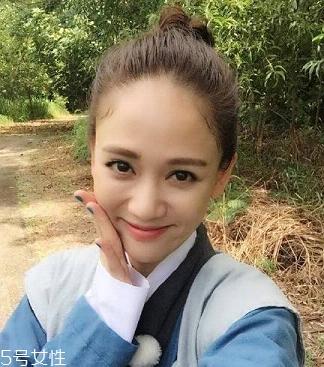 丸子头适合什么脸型 一秒扎成的超美丸子头