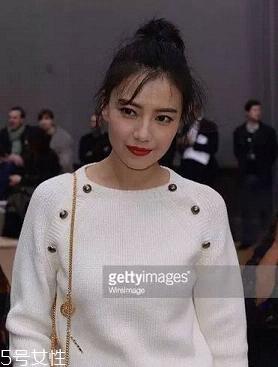 丸子头适合什么脸型 一秒扎成的超美丸子头