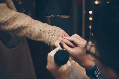 ​如何让男人主动向你求婚 让男生主动求婚的技巧