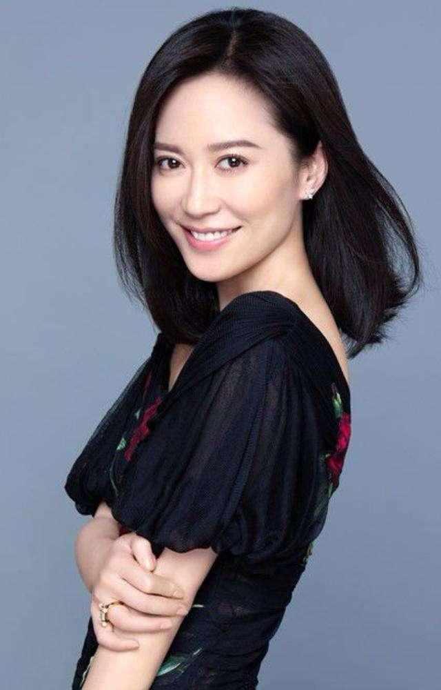47岁单身，被问及生理需求时，俞飞鸿霸气作答，男人听了都羞愧