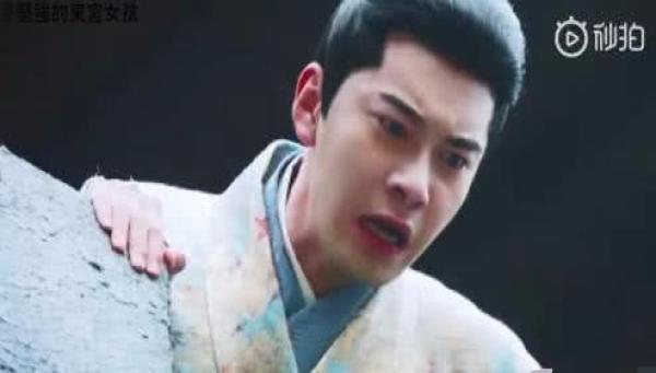 《东宫》小枫自刎死在了两军阵前，李承鄞哭着说她只是回了西洲