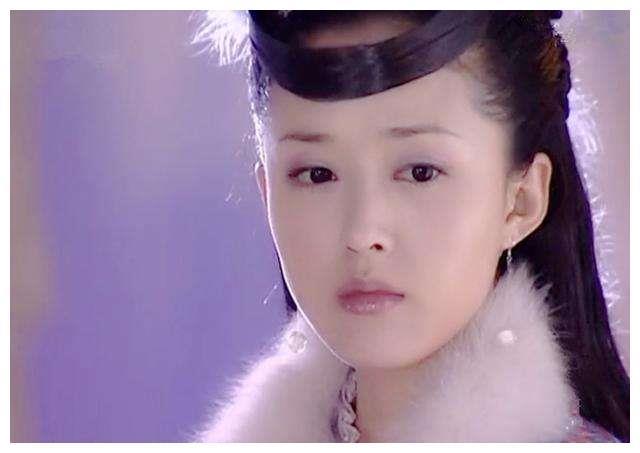 14年后的嫦娥，男人装也救不了，童年女神已走远