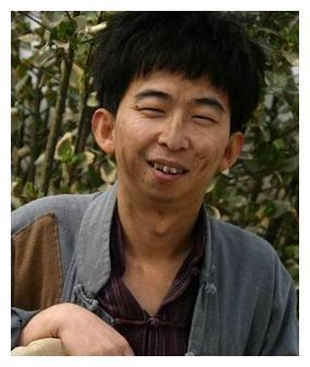 丑星巨兴茂，做了一辈子配角，为何能娶到貌美如花的妻子？