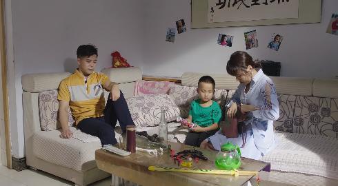 《乡村爱情11》李秋歌回归看上李大国，与大4岁关婷娜同框太显老