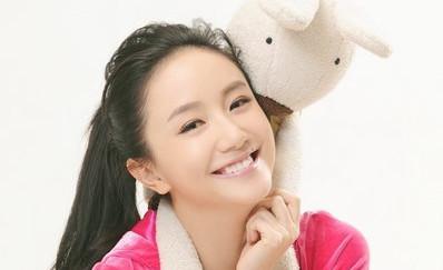 她曾和黄轩相恋多年，一颗“痣”是她的标志，今黄轩大火她仍不红