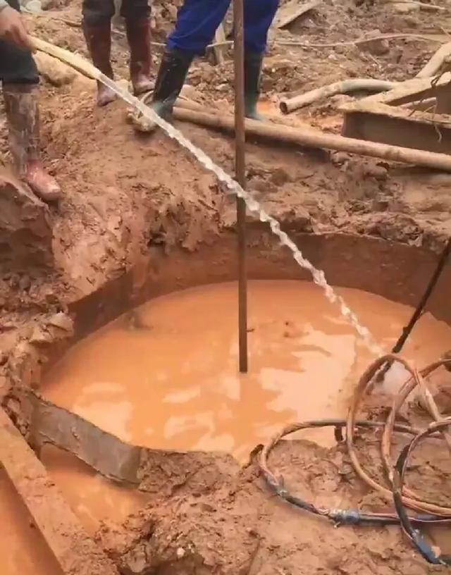 工地“水鬼”，上来给2万，上不来给80万，他们在拿命赚钱！