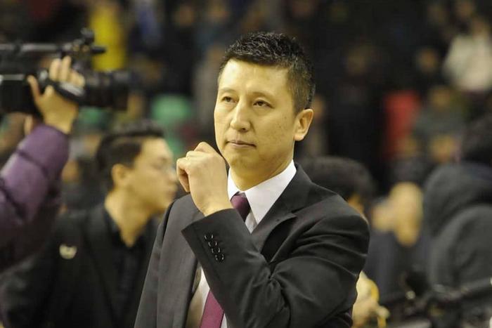 马刺波波维奇年薪1100万，那辽宁郭士强呢？说出来你可能不信
