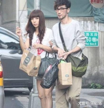 周传雄和妻子近照曝光, 因病瘦成“纸片人”, 网友: 好心疼小刚