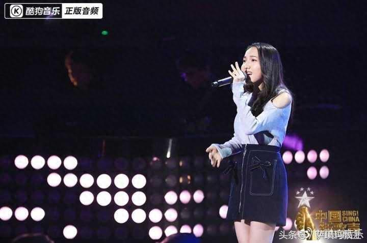 《中国新歌声》星海小师妹于梓贝演绎《模特》，唱得不如汪晨蕊，但好在长得漂亮