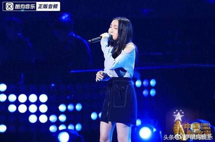《中国新歌声》星海小师妹于梓贝演绎《模特》，唱得不如汪晨蕊，但好在长得漂亮