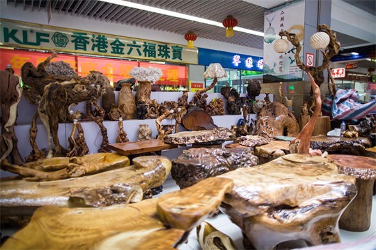 昆明新螺蛳湾商贸城 东南亚最大的批发零售市场