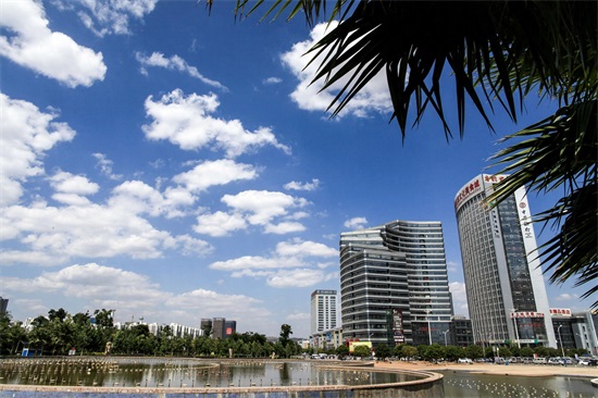 昆明新螺蛳湾商贸城 东南亚最大的批发零售市场