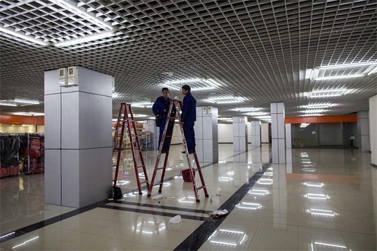昆明新螺蛳湾商贸城 东南亚最大的批发零售市场