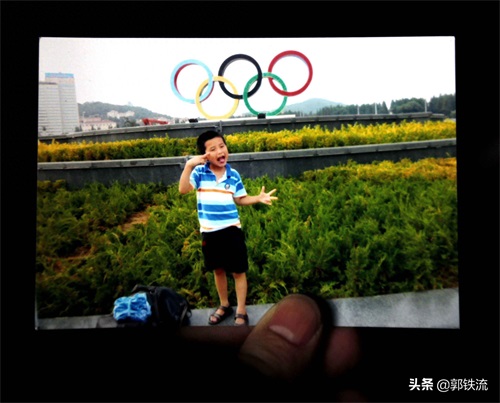 「硬盘深处」回顾丰县校车事件 私营校车侧翻水沟，竟造成15死8伤