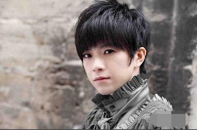 ​张芸京长发飘逸转变惊人，网友：假小子秒变女神了，女人味十足